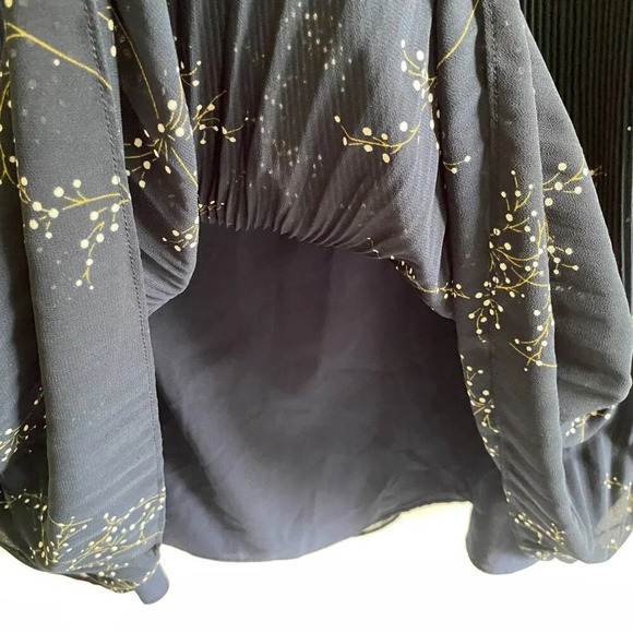 OAK + Fort Blue  and White Pleated Long Sleeve Floral Shift Dress Size S - Picture 5 of 12